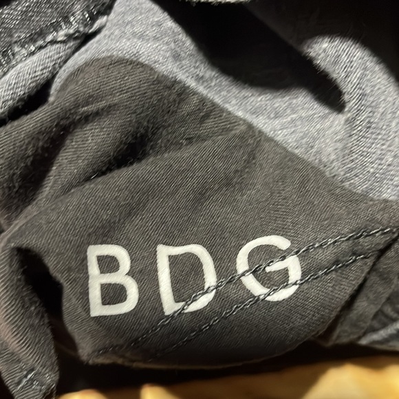 BDG Black Wash Frayed Hem Girlfriend Jeans.  Sz 31 - Picture 5 of 5